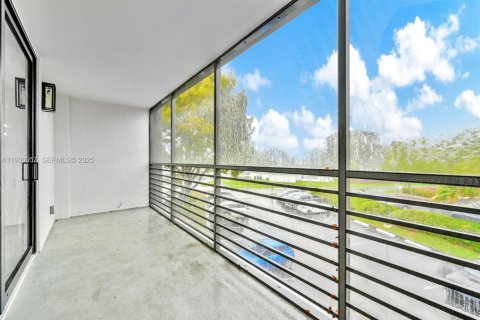 Copropriété à vendre à Hollywood, Floride: 2 chambres, 115.38 m2 № 1989732 - photo 27