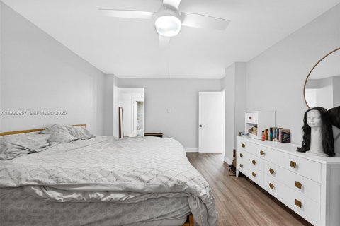 Copropriété à vendre à Hollywood, Floride: 2 chambres, 115.38 m2 № 1989732 - photo 18