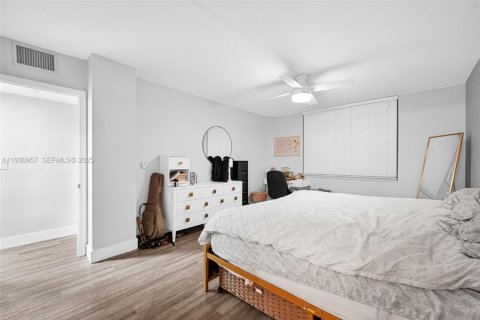 Copropriété à vendre à Hollywood, Floride: 2 chambres, 115.38 m2 № 1989732 - photo 16