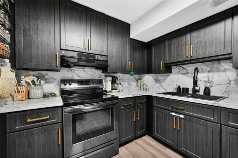 Copropriété à vendre à Hollywood, Floride: 2 chambres, 115.38 m2 № 1989732 - photo 24