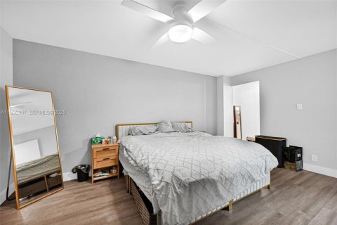 Copropriété à vendre à Hollywood, Floride: 2 chambres, 115.38 m2 № 1989732 - photo 17