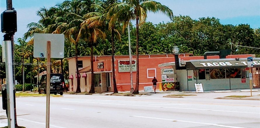 Immobilier commercial à Dania Beach, Floride № 2017088