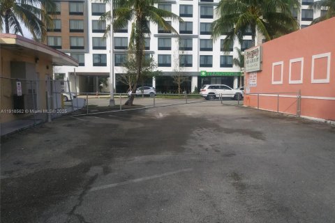 Immobilier commercial à vendre à Dania Beach, Floride № 2017088 - photo 4