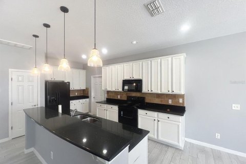 Casa en alquiler en Davenport, Florida, 7 dormitorios, 265.33 m2 № 1913839 - foto 9