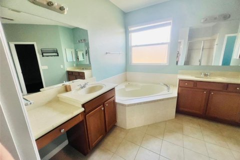Casa en alquiler en Davenport, Florida, 7 dormitorios, 265.33 m2 № 1913839 - foto 17