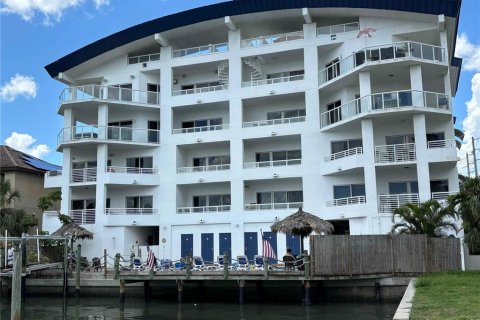 Copropriété à vendre à Clearwater, Floride: 3 chambres, 209.31 m2 № 1806700 - photo 1