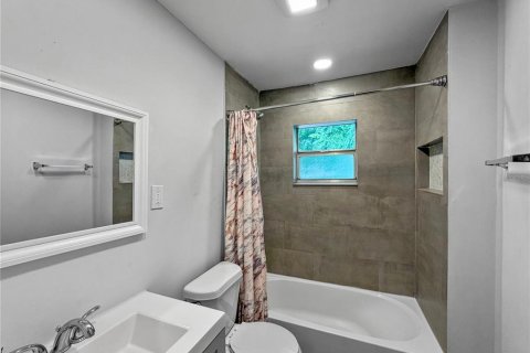 Villa ou maison à louer à Apopka, Floride: 3 chambres, 130.25 m2 № 2419940 - photo 13