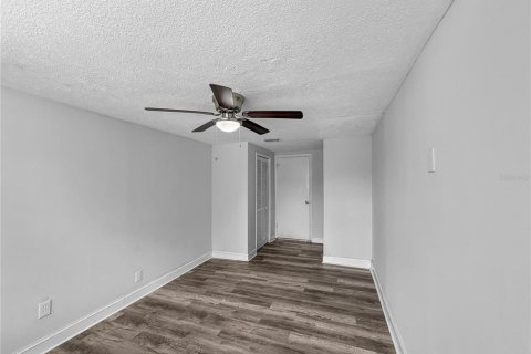 Villa ou maison à louer à Apopka, Floride: 3 chambres, 130.25 m2 № 2419940 - photo 10