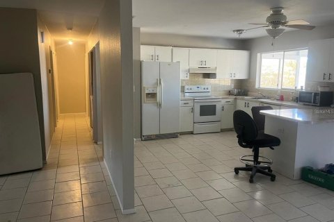 House in North Port, Florida 3 bedrooms, 122.26 sq.m. № 2233446 - photo 8