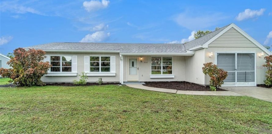 House in North Port, Florida 3 bedrooms, 122.26 sq.m. № 2233446