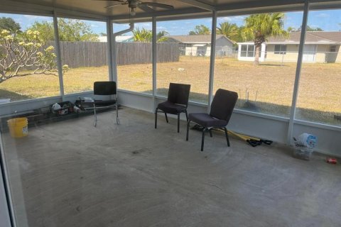 House in North Port, Florida 3 bedrooms, 122.26 sq.m. № 2233446 - photo 14