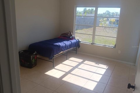 House in North Port, Florida 3 bedrooms, 122.26 sq.m. № 2233446 - photo 12