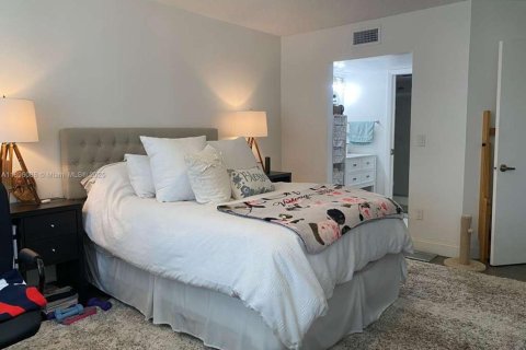 Condo in Homestead, Florida, 2 bedrooms  № 2081498 - photo 12