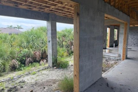 House in Port Charlotte, Florida 4 bedrooms, 195.75 sq.m. № 1824612 - photo 4