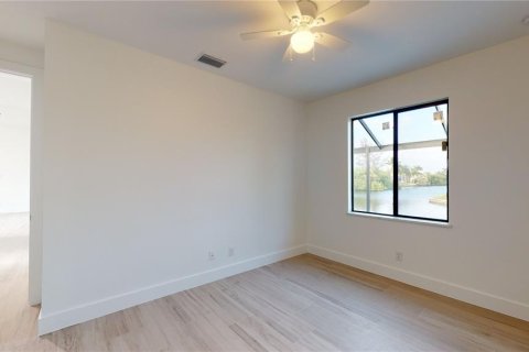 House in Port Charlotte, Florida 4 bedrooms, 195.75 sq.m. № 1824612 - photo 23