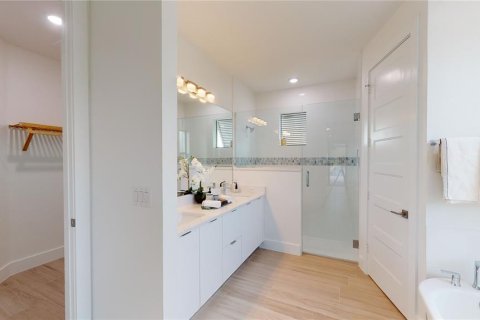 House in Port Charlotte, Florida 4 bedrooms, 195.75 sq.m. № 1824612 - photo 30