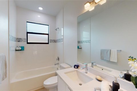 House in Port Charlotte, Florida 4 bedrooms, 195.75 sq.m. № 1824612 - photo 24