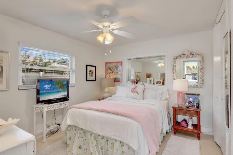 Casa en venta en Cape Coral, Florida, 3 dormitorios, 207.92 m2 № 1908637 - foto 18