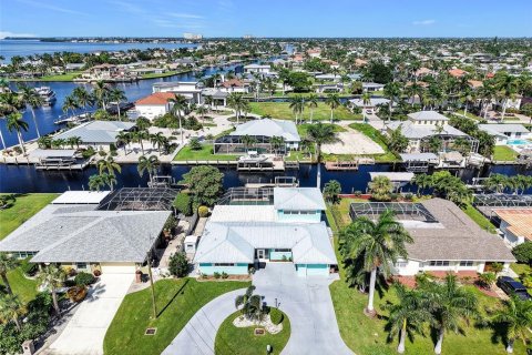 Casa en venta en Cape Coral, Florida, 3 dormitorios, 207.92 m2 № 1908637 - foto 3