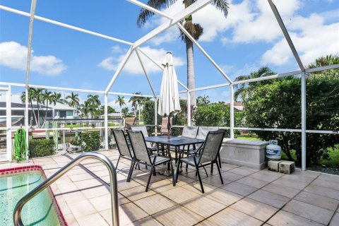 Casa en venta en Cape Coral, Florida, 3 dormitorios, 207.92 m2 № 1908637 - foto 29