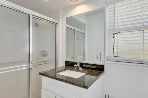 Casa en venta en Cape Coral, Florida, 3 dormitorios, 207.92 m2 № 1908637 - foto 19