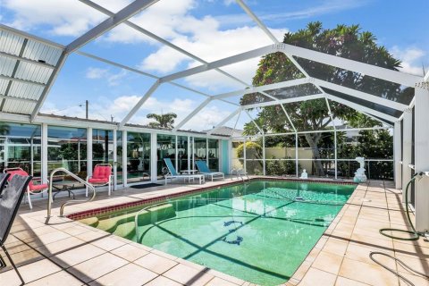 Casa en venta en Cape Coral, Florida, 3 dormitorios, 207.92 m2 № 1908637 - foto 28