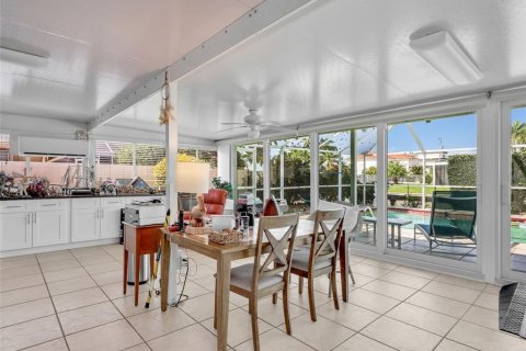 Casa en venta en Cape Coral, Florida, 3 dormitorios, 207.92 m2 № 1908637 - foto 23