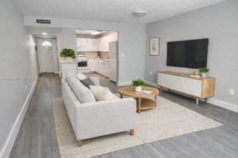 Apartment in Hialeah Gardens, Florida 2 bedrooms, 89.19 sq.m. № 2003614