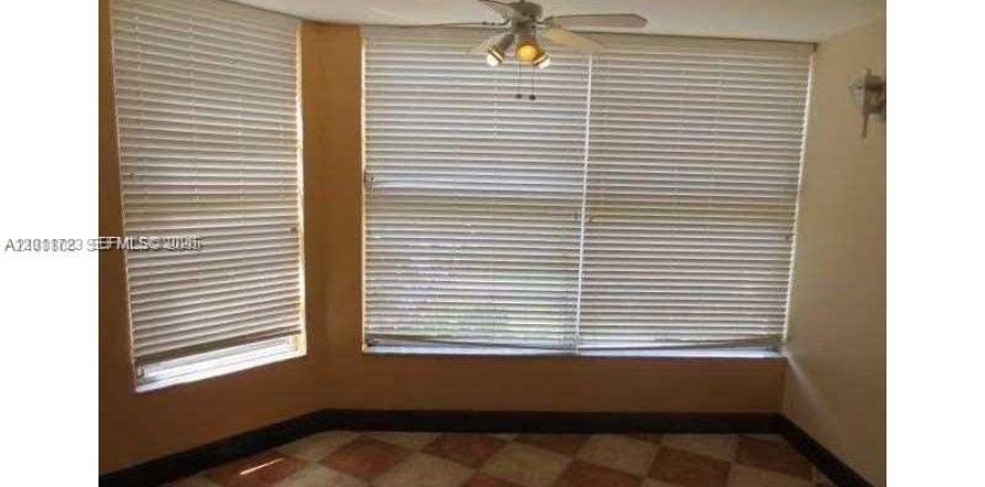 Condo à Miami, Floride, 1 chambre  № 2075339
