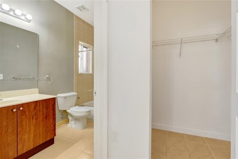 Купить виллу или дом в Хомстед, Флорида 3 спальни, 111.48м2, № 1970956 - фото 11