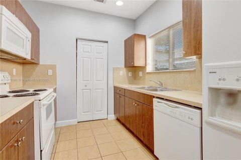 Купить виллу или дом в Хомстед, Флорида 3 спальни, 111.48м2, № 1970956 - фото 8