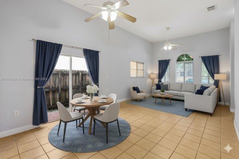 Купить виллу или дом в Хомстед, Флорида 3 спальни, 111.48м2, № 1970956 - фото 3