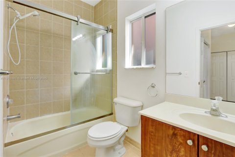 Купить виллу или дом в Хомстед, Флорида 3 спальни, 111.48м2, № 1970956 - фото 17