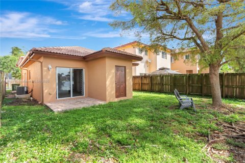 Купить виллу или дом в Хомстед, Флорида 3 спальни, 111.48м2, № 1970956 - фото 20