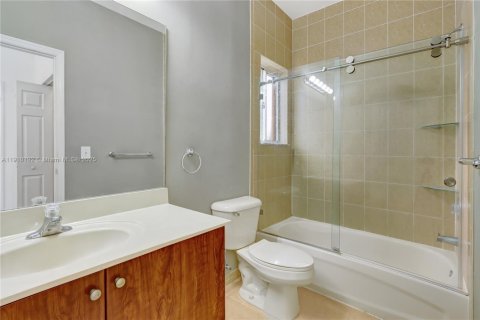 Купить виллу или дом в Хомстед, Флорида 3 спальни, 111.48м2, № 1970956 - фото 16