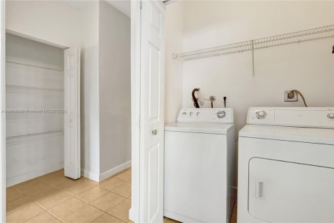 Купить виллу или дом в Хомстед, Флорида 3 спальни, 111.48м2, № 1970956 - фото 18