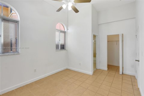 Купить виллу или дом в Хомстед, Флорида 3 спальни, 111.48м2, № 1970956 - фото 9