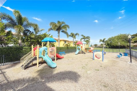 Купить виллу или дом в Хомстед, Флорида 3 спальни, 111.48м2, № 1970956 - фото 22