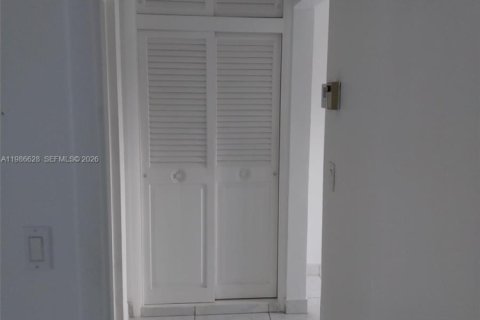 Appartement à louer à Hallandale Beach, Floride: 1 chambre, 58.99 m2 № 2051436 - photo 10