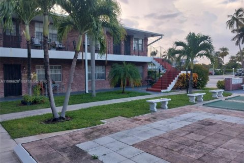 Appartement à louer à Hallandale Beach, Floride: 1 chambre, 58.99 m2 № 2051436 - photo 3