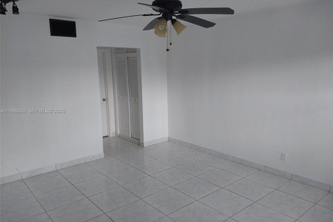 Appartement à louer à Hallandale Beach, Floride: 1 chambre, 58.99 m2 № 2051436 - photo 6