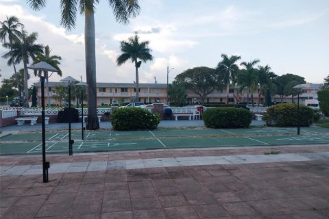 Appartement à louer à Hallandale Beach, Floride: 1 chambre, 58.99 m2 № 2051436 - photo 2