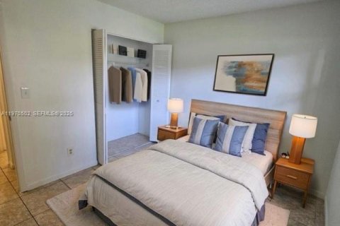 Condo in Miramar, Florida, 2 bedrooms  № 2032065 - photo 7