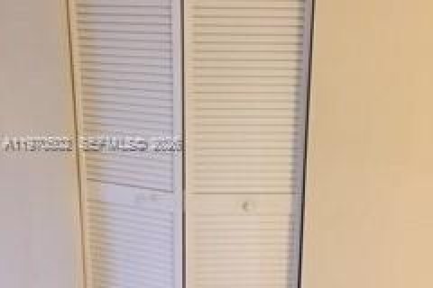 Condo in Miramar, Florida, 2 bedrooms  № 2032065 - photo 21