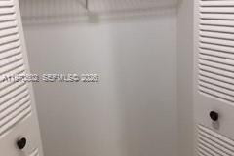 Condo in Miramar, Florida, 2 bedrooms  № 2032065 - photo 20