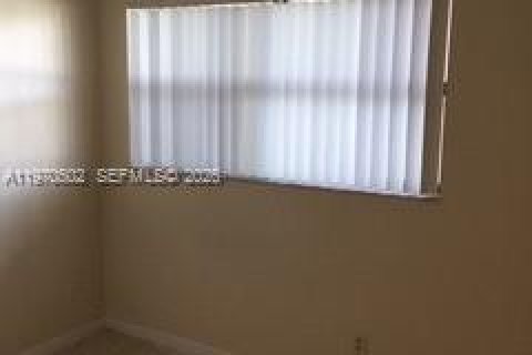 Condo in Miramar, Florida, 2 bedrooms  № 2032065 - photo 29