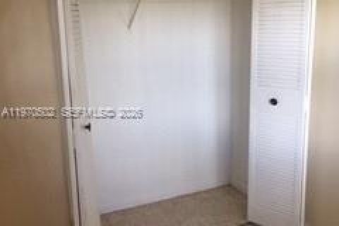 Condo in Miramar, Florida, 2 bedrooms  № 2032065 - photo 30