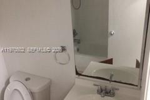 Condo in Miramar, Florida, 2 bedrooms  № 2032065 - photo 17