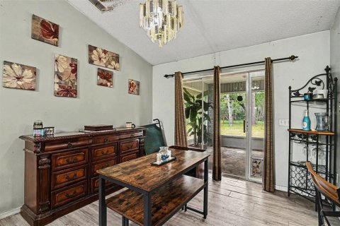 Villa ou maison à vendre à Deltona, Floride: 4 chambres, 117.43 m2 № 2277688 - photo 12