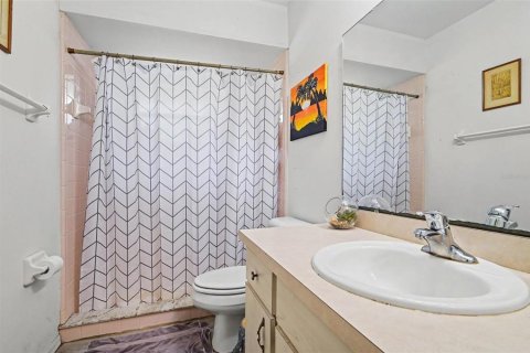 Villa ou maison à vendre à Deltona, Floride: 4 chambres, 117.43 m2 № 2277688 - photo 13